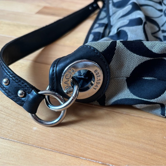 Coach Black and Gray Signature Shoulder Bag - Picture 3 of 7
